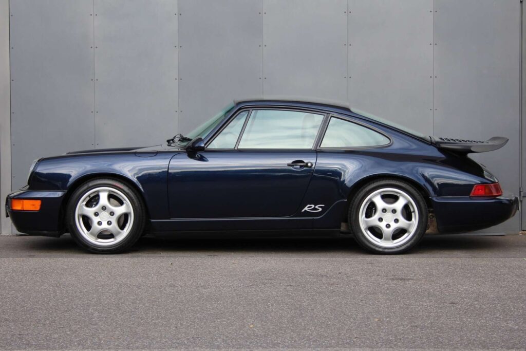The Porsche 911 Carrera RS America out of the 964 generation – Berlin Motor  Books